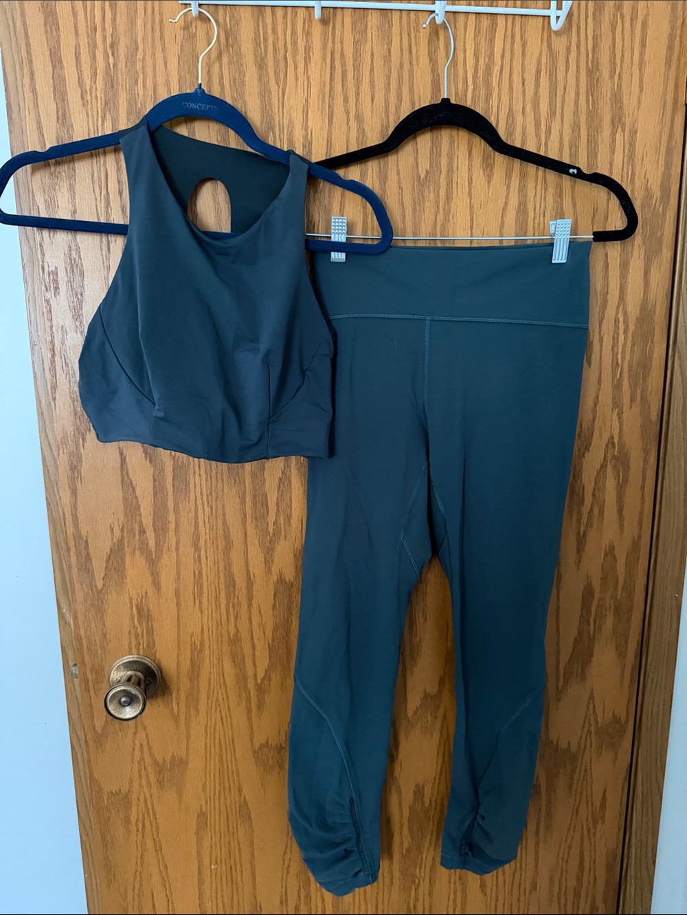 Teal Lululemon Leggings & Matching Sports Bra Oysho
